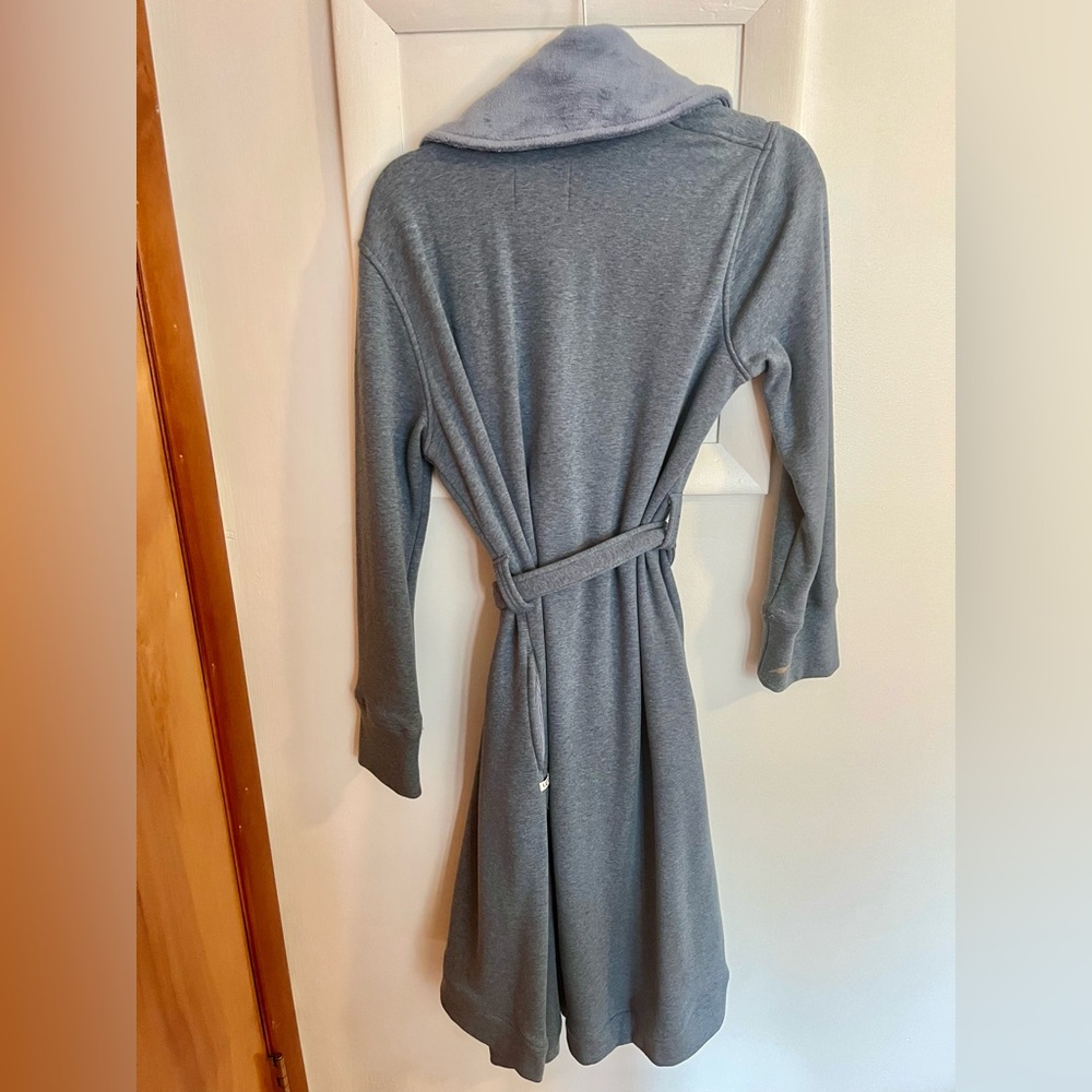 UGG Robe - Picture 2 of 3